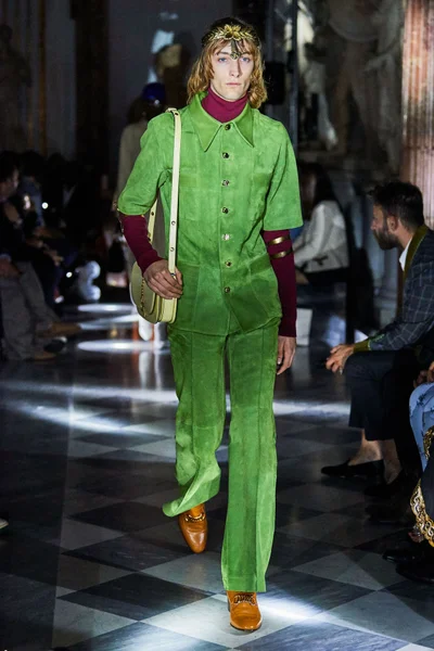 Look 35